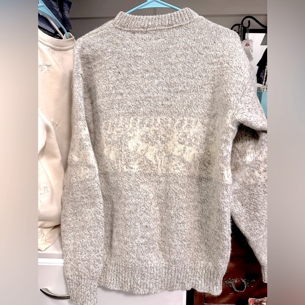 Eddie Bauer Vintage Gray Wool Sweater! Mint condition! Medium - Picture 2 of 4